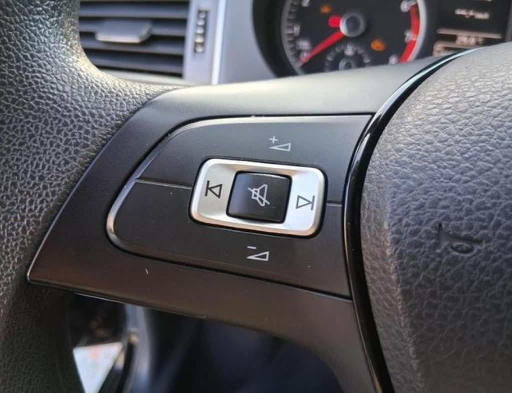 Volkswagen / Fox Trendline 1.6 Flex 4 Portas Modelo 2018 imagem 18