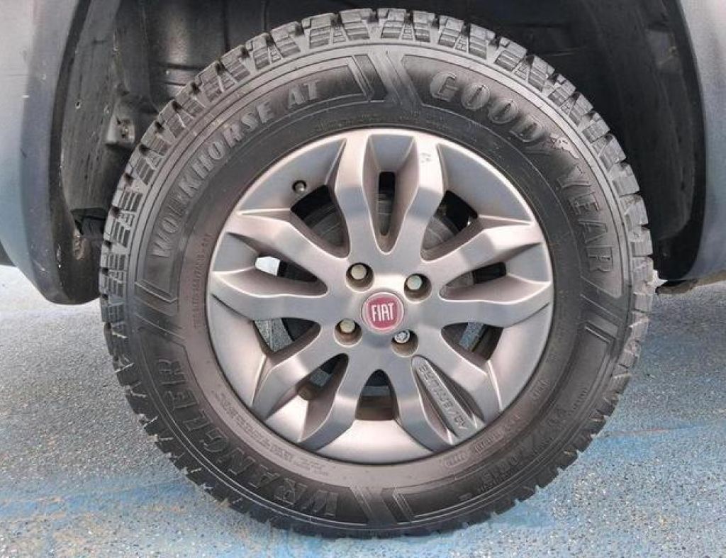 Fiat Palio Weekend 1.8 Adventure Dualogic Locker 8V 4P 2013 imagem 17