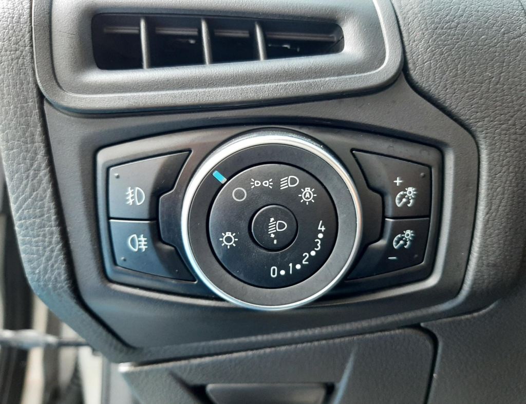 Ford Focus Se 2.0 Automatico Modelo 2019 imagem 22