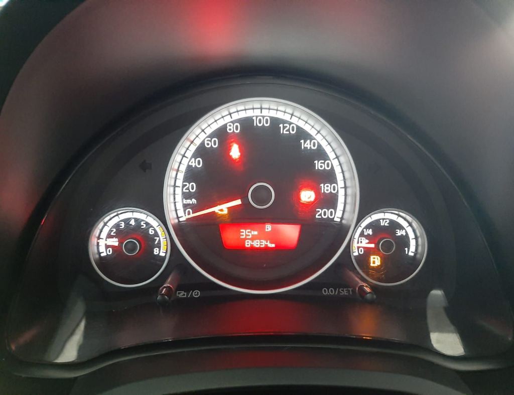 Volkswagen Up Track 1.0 12V 5P 2017 imagem 18