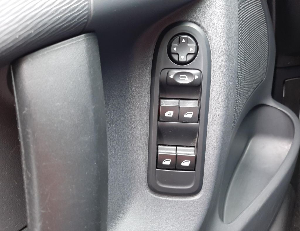 Citroen C3 Tendence 1.6 Automatico Flex 4 Portas Modelo 2017 imagem 23