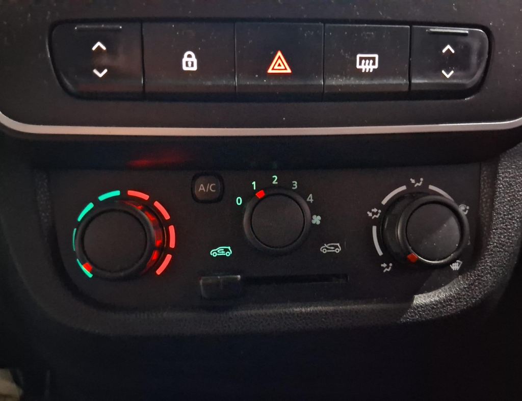 Renault Kwid Zen 1.0 Flex 4 Portas Modelo 2022 imagem 17