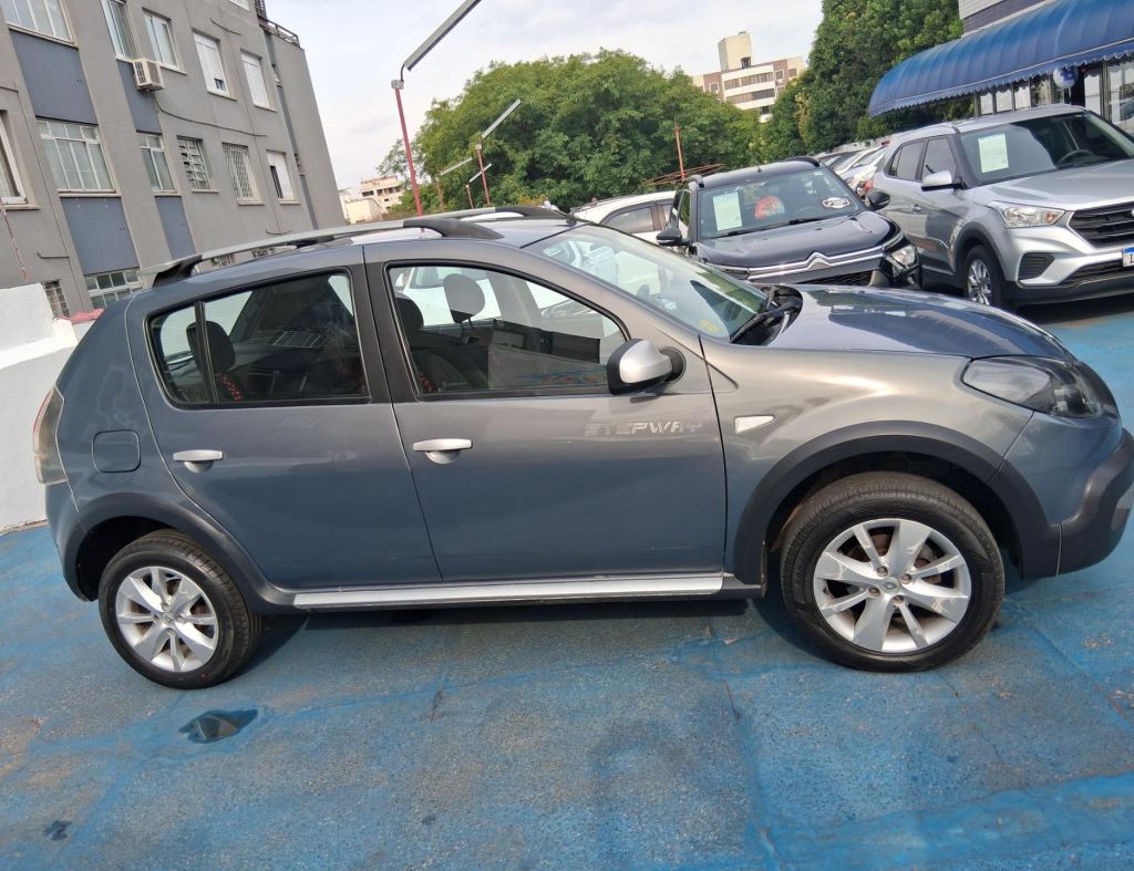 Renault Stepway 1.6 Automatico Flex Portas Modelo 2012 imagem 3