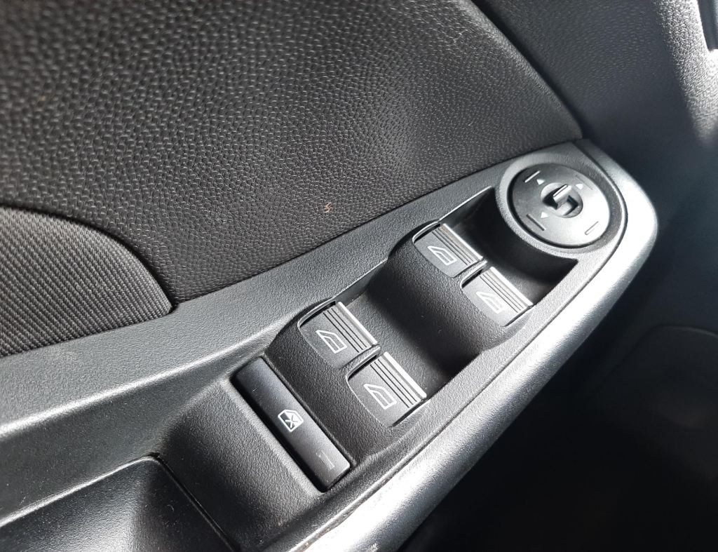 Ford New Fiesta Hatch Sel 1.6 Automatico Flex 4 Portas Modelo 2017 imagem 23