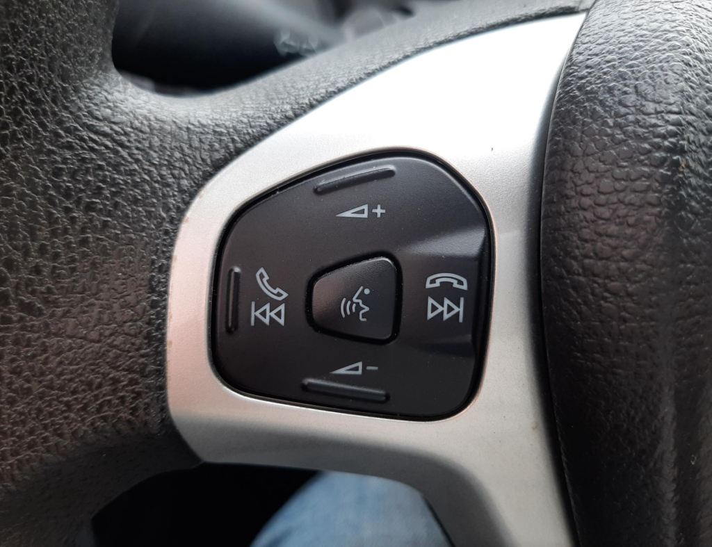 Ford New Fiesta Hatch Sel 1.6 Automatico Flex 4 Portas Modelo 2017 imagem 24