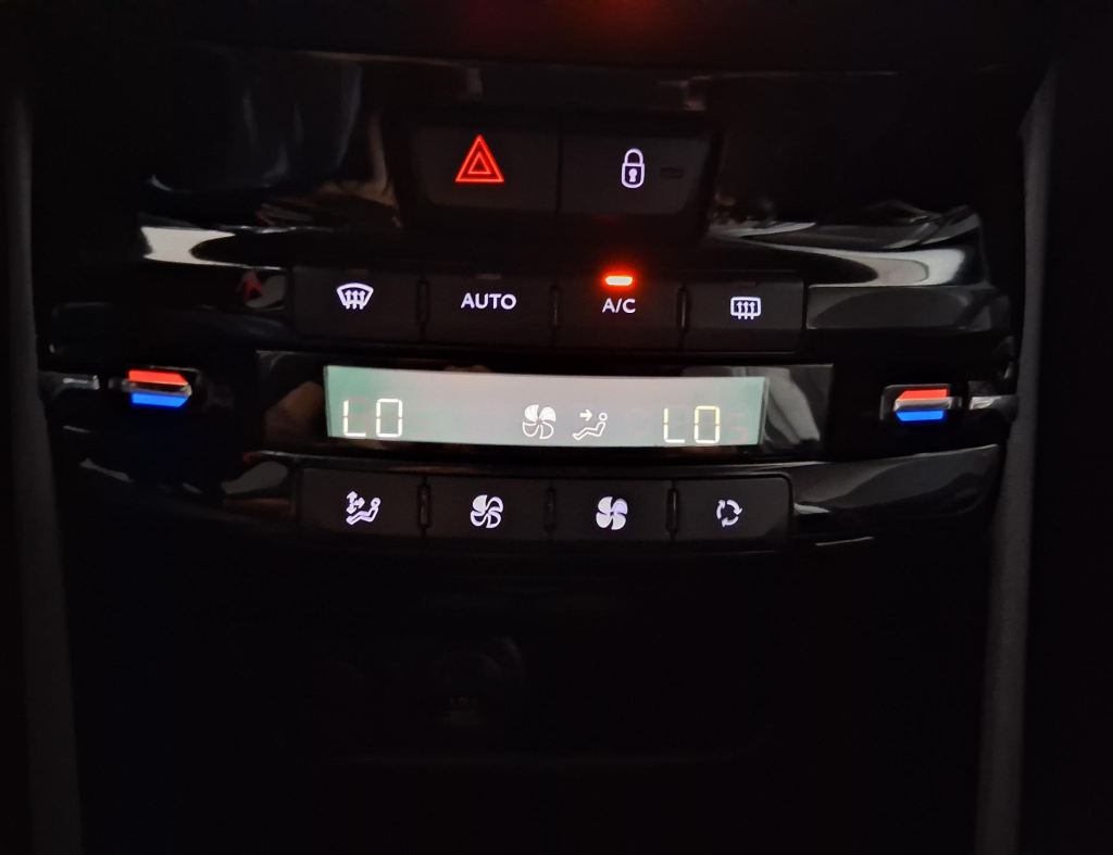 Peugeot 2008 Allure 1.6 Automatico 4P. Modelo 2017.Ipva 2026 Cortesia imagem 15