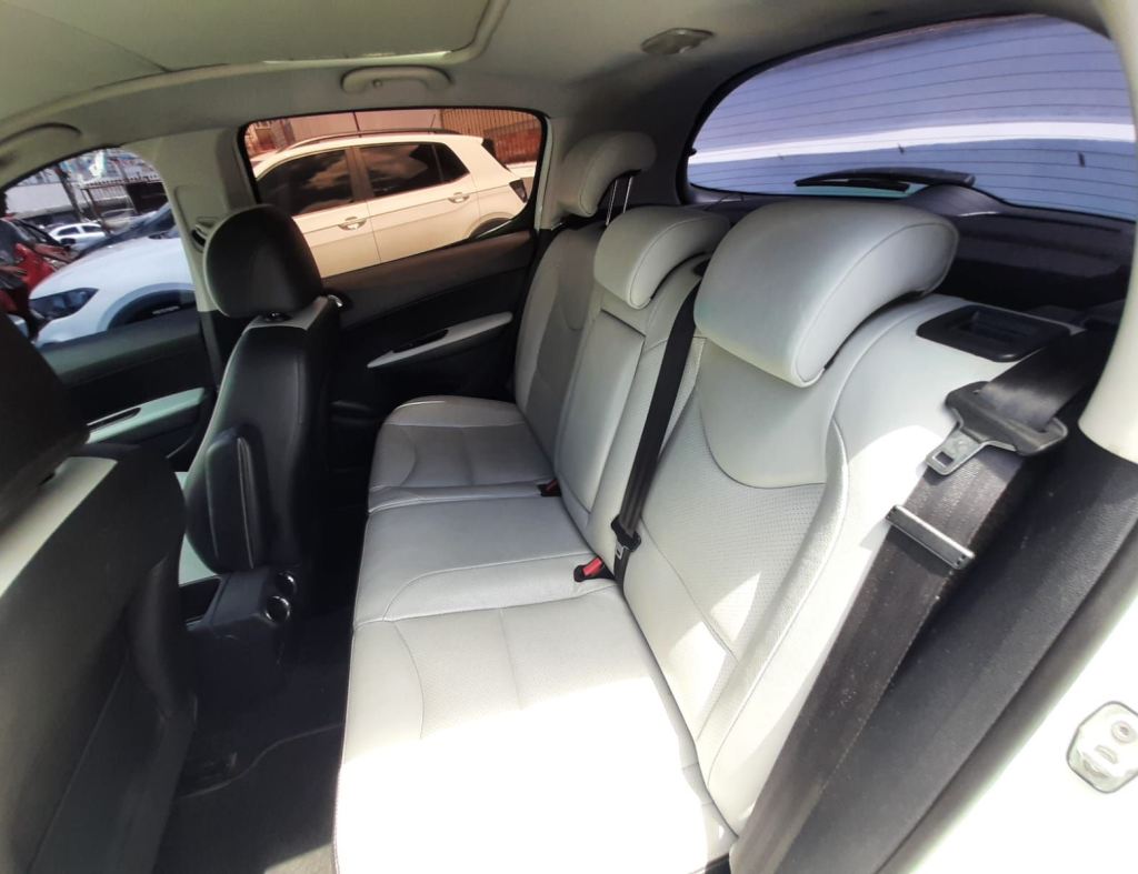 Peugeot 308 Roland Garros 1.6 Turbo Automatico Flex 4 Portas Modelo 2015 imagem 17