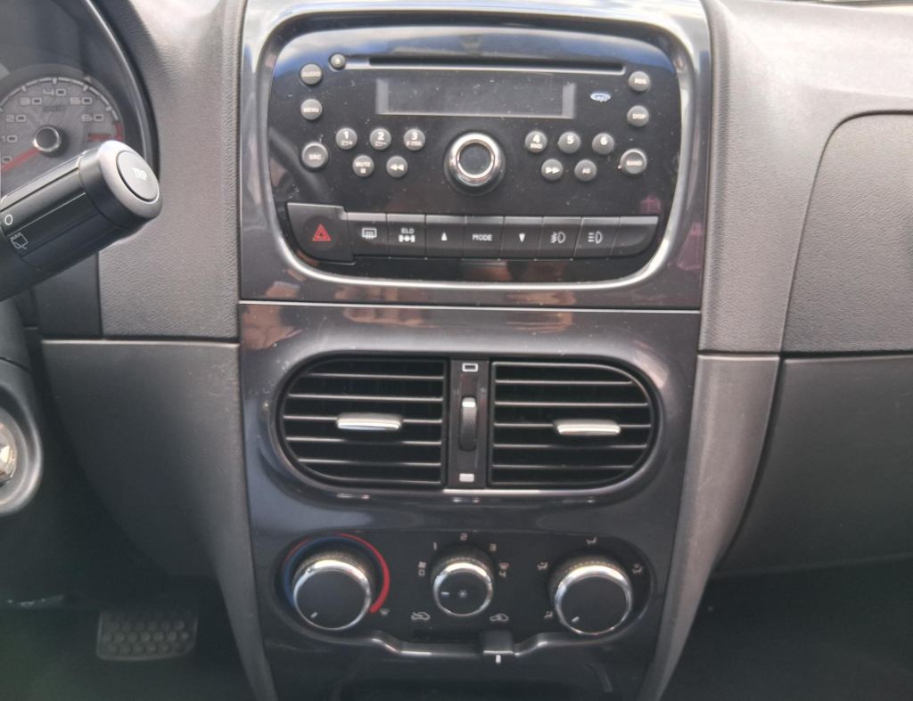 Fiat Palio Weekend Adventure 1.8 Automatico Flex 4 Portas Modelo 2013 imagem 19