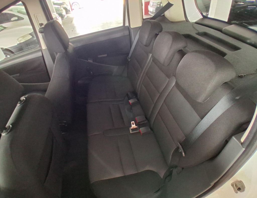 Fiat Idea Attractive 1.4 Flex 4 Portas Modelo 2013 imagem 14