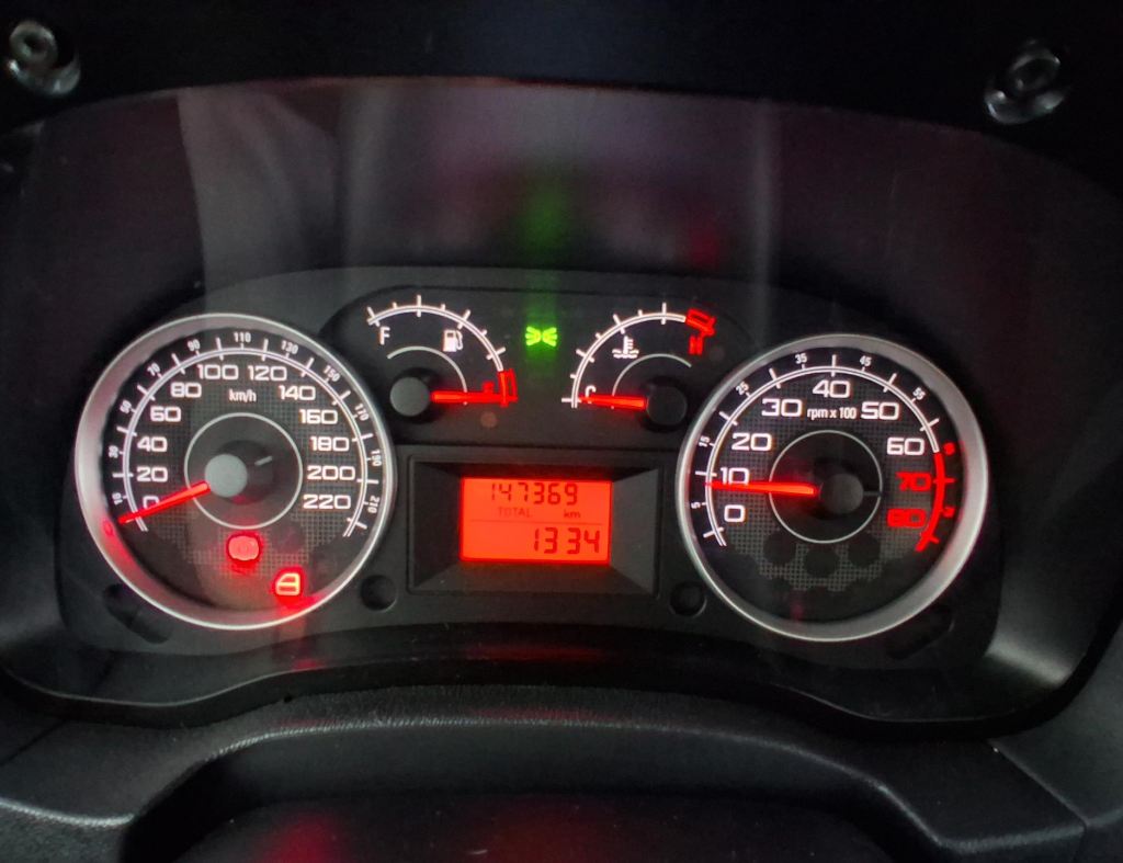 Fiat Idea Attractive 1.4 Flex 4 Portas Modelo 2013 imagem 15