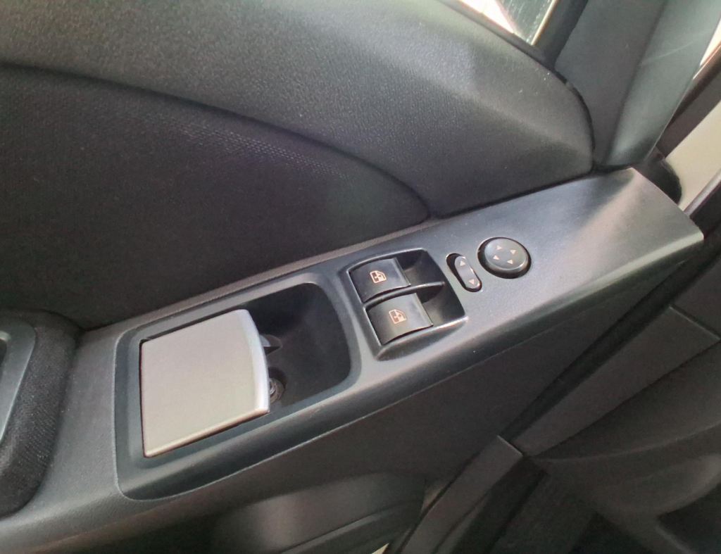 Fiat Idea Attractive 1.4 Flex 4 Portas Modelo 2013 imagem 19