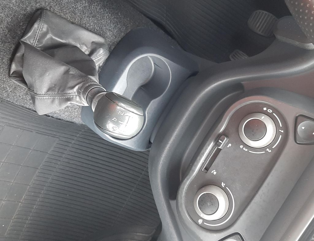 Fiat Uno Vivace 1.0 2 Portas Flex Modelo 2014 imagem 20