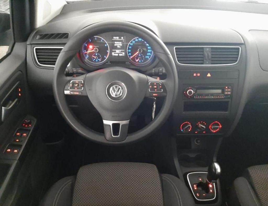 Volkswagen Spacefox Highline 1.6 Automatico Flex 4 Portas Modelo 2011 imagem 15