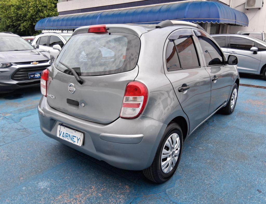 Nissan March Active 1.0 Flex 4 Portas Modelo 2015 imagem 7