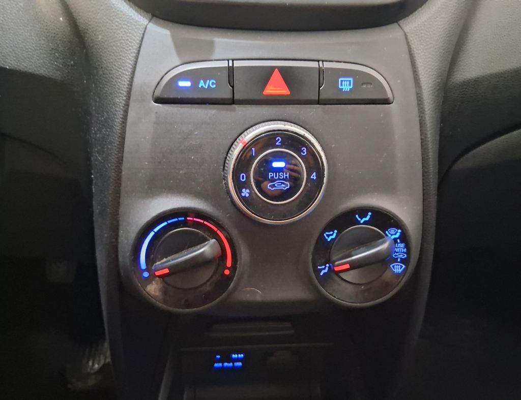 Hyundai Hb20 Confort 1.6 Flex 4 Portas Modelo 2016 imagem 17