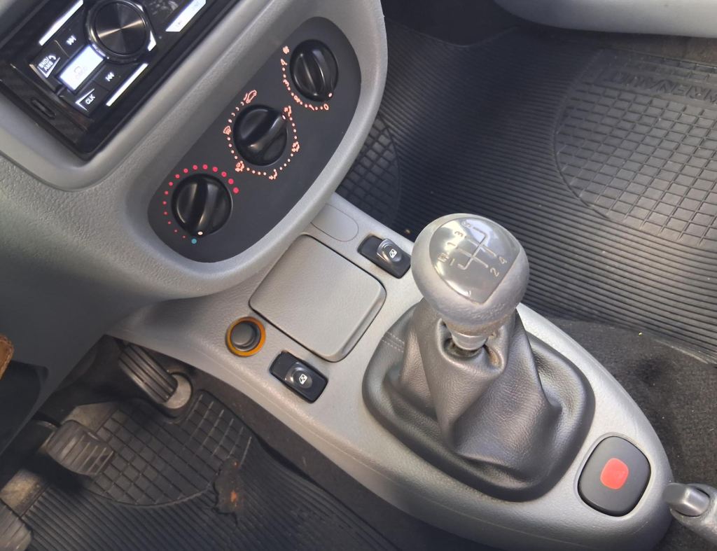 Renault Clio Campus 1.0 2 Portas Flex Modelo 2011 imagem 15