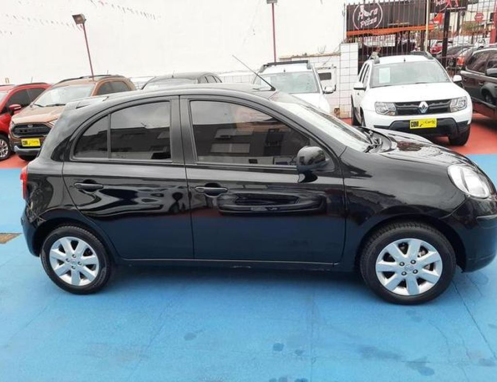 Nissan / March Sv 1.6 Flex 4 Portas Modelo 2014 imagem 3