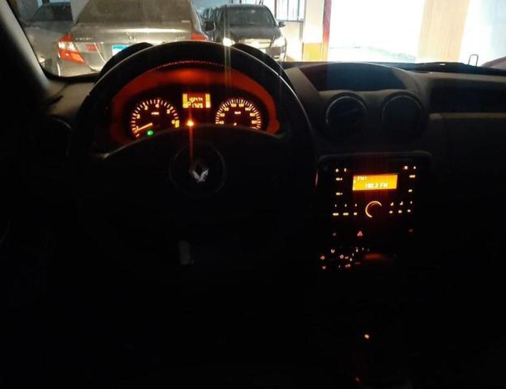 Renault / Duster Dinamique 2.0 Automática Flex 4 Portas Modelo 2014 imagem 13