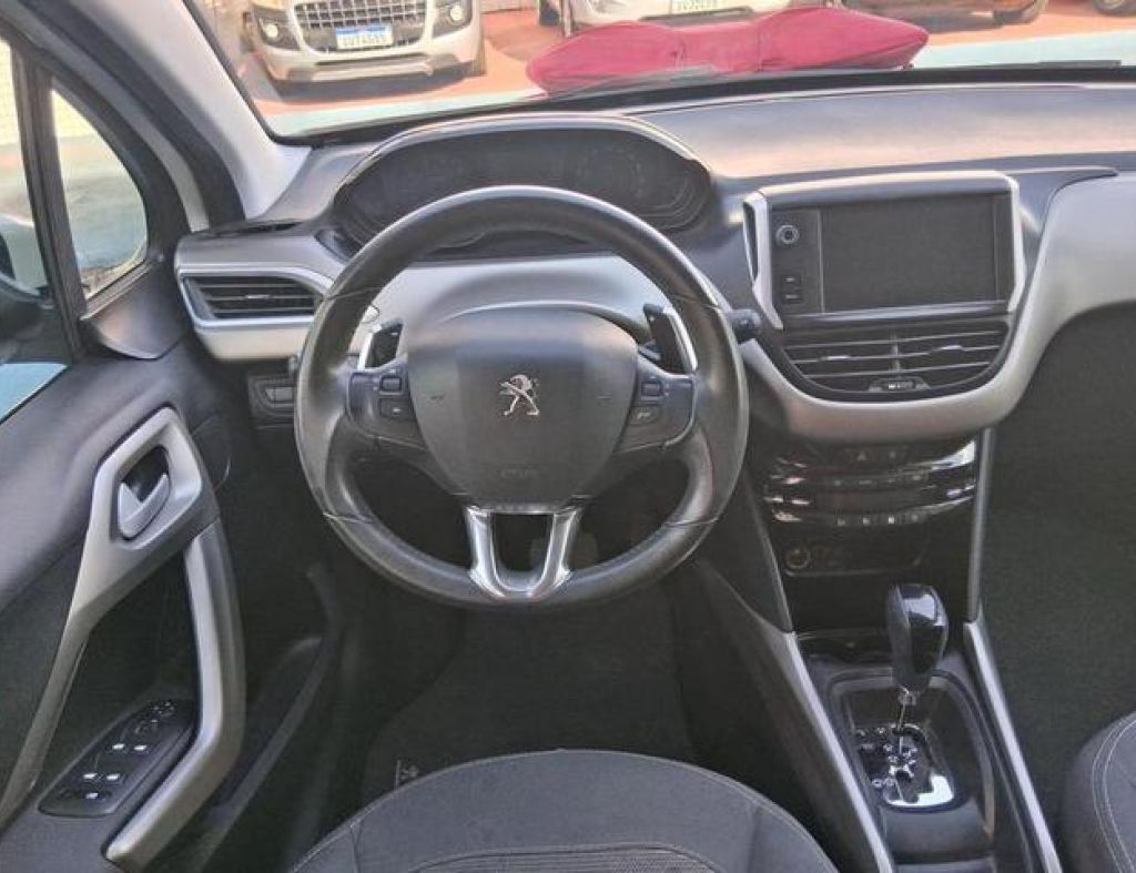 Peugeot / 2008 Allure 1.6 Automático Flex 4 Portas Modelo 2017 imagem 9