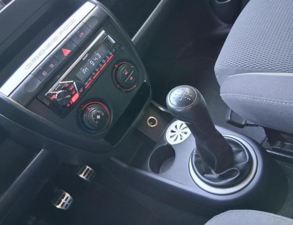 Volkswagen / Crossfox 1.6 Flex 4 Portas Modelo 2008 imagem 15