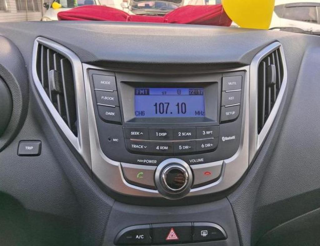 Hyundai / Hb20 Confort 1.6 Flex 4 Portas Modelo 2015 imagem 15