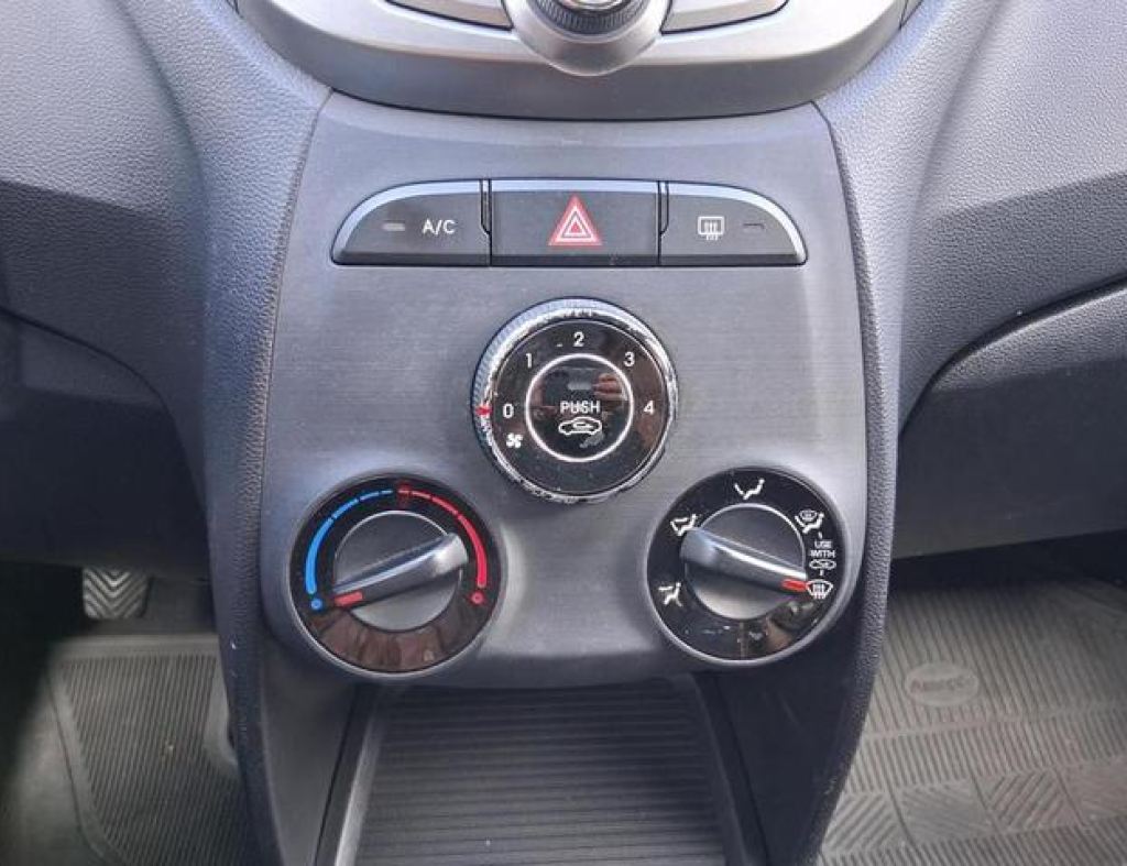 Hyundai / Hb20 Confort 1.6 Flex 4 Portas Modelo 2015 imagem 16