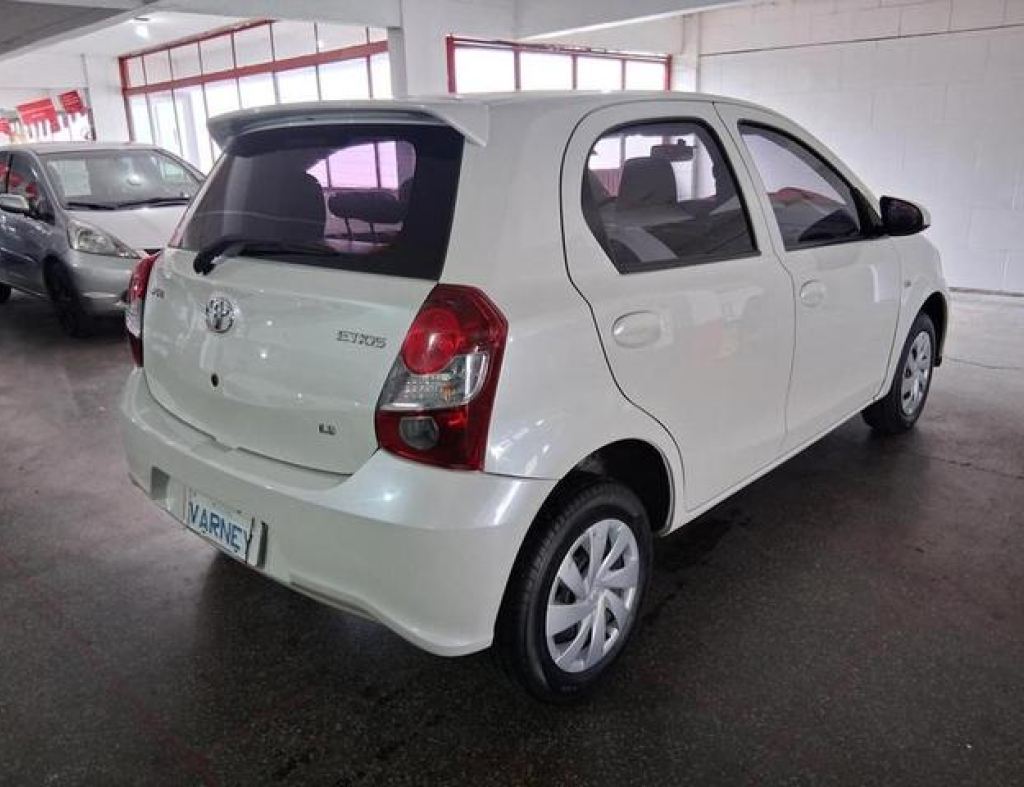 Toyota / Etios Hatch X 1.3 Flex 4 Portas Modelo 2019 imagem 6