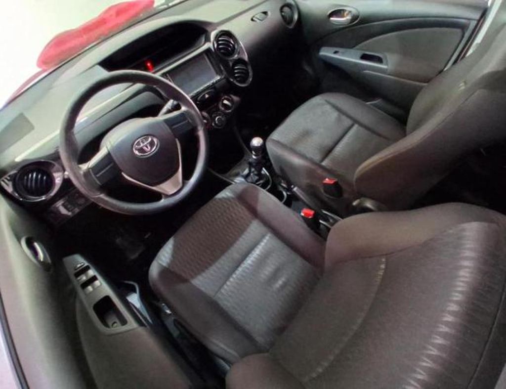 Toyota / Etios Hatch X 1.3 Flex 4 Portas Modelo 2019 imagem 10
