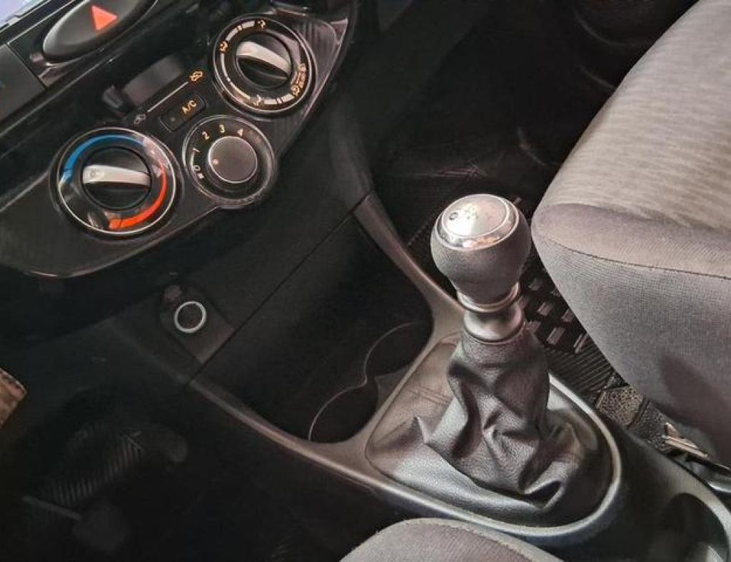 Toyota / Etios Hatch X 1.3 Flex 4 Portas Modelo 2019 imagem 14