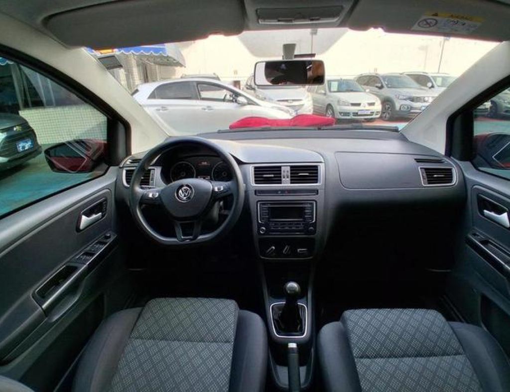 Volkswagen / Fox Trendline 1.0 Flex 4 Portas Modelo 2017 imagem 12