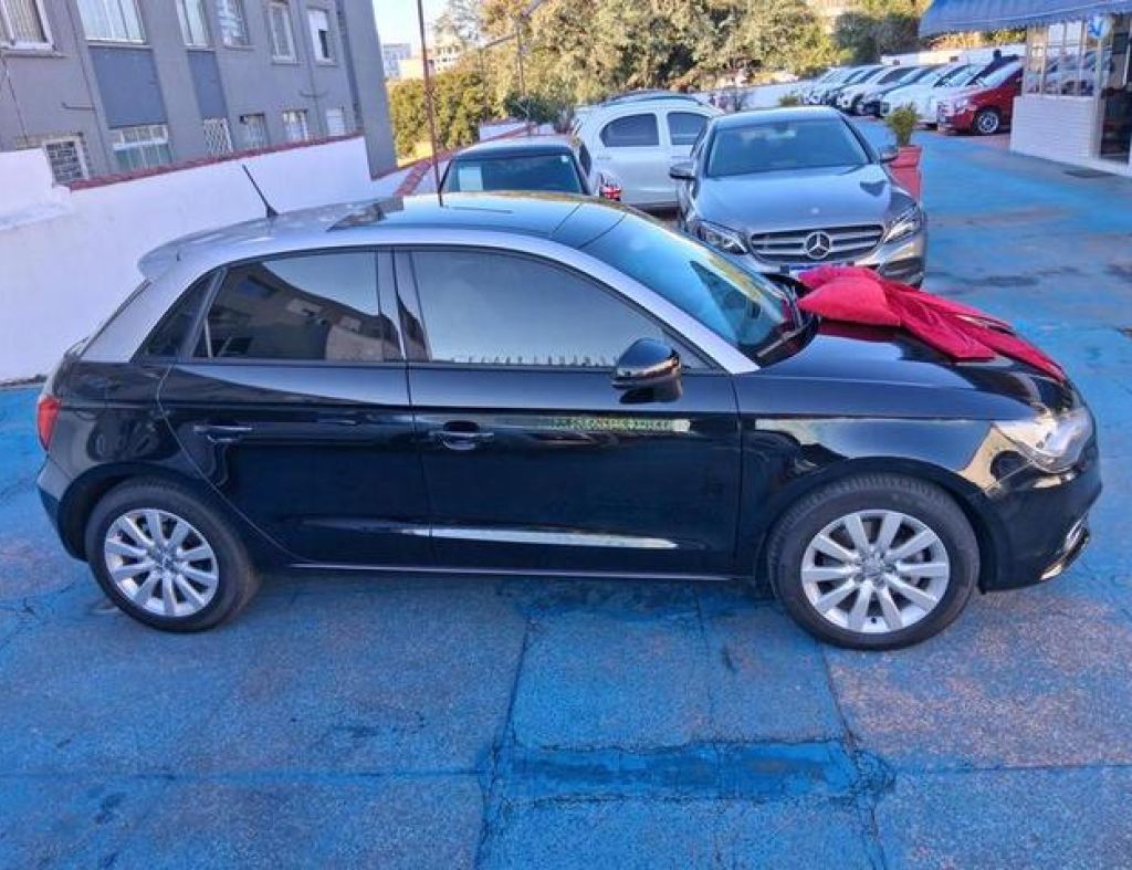 Audi A-1 Sportback 1.4 Tfsi 122Cv 5P S-Tronic 2014 Automático 4 Portas Modelo 2014 imagem 5