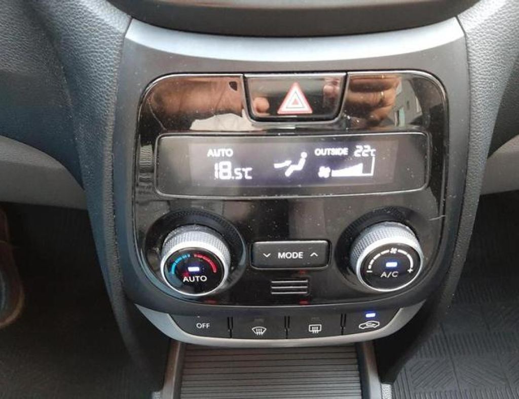 Hyundai / Hb20 Premium 1.6 Automático Flex 4 Portas Modelo 2016 imagem 17