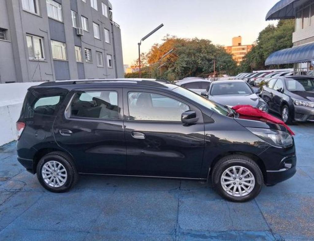 Chevrolet / Spin 1.8 Lt Automática Flex 4 Portas Modelo 2016 imagem 4