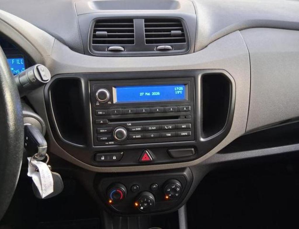 Chevrolet / Spin 1.8 Lt Automática Flex 4 Portas Modelo 2016 imagem 16