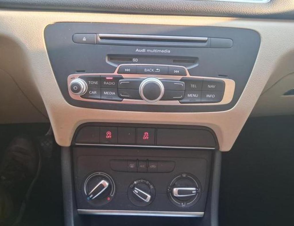 Audi / Q3 1.4 Tfsi Automático 4 Portas Modelo 2017 imagem 18