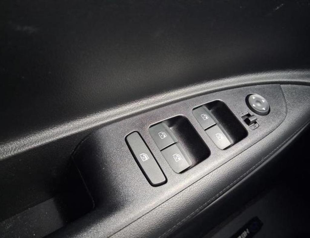 Hyundai / Hb20 Confort Plus Turbo 1.0 Automático Flex 4 Portas Modelo 2025 imagem 14