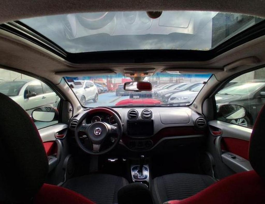 Fiat / Pálio Sporting 1.6 Automático Flex 4 Portas Modelo 2014 imagem 11