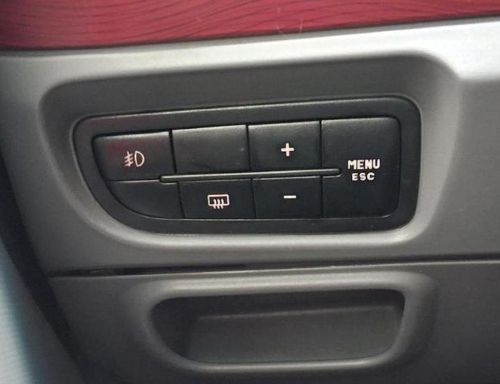 Fiat / Pálio Sporting 1.6 Automático Flex 4 Portas Modelo 2014 imagem 19