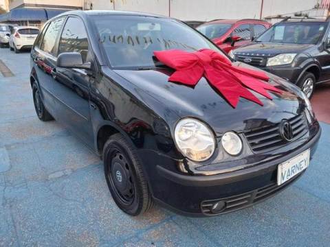 Volkswagen / Polo 1.6 4 Portas Modelo 2004
