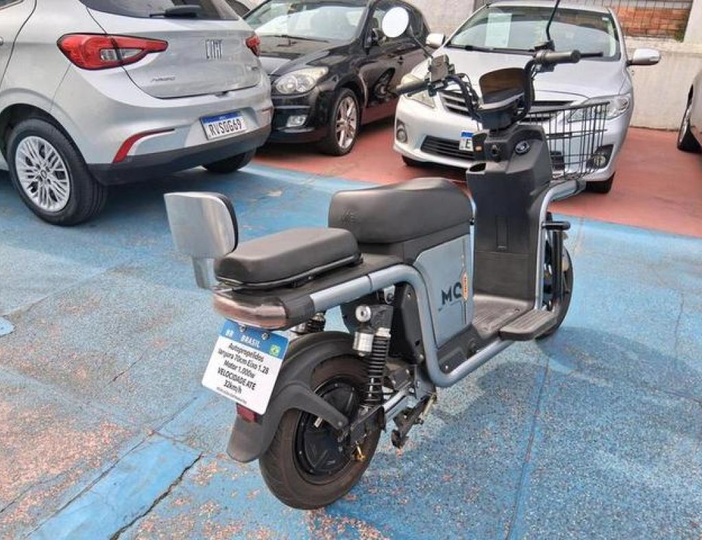 Moto Chefe Scooter Elétrica Ret 1000W 2 Lugares Modelo 2025 imagem 4