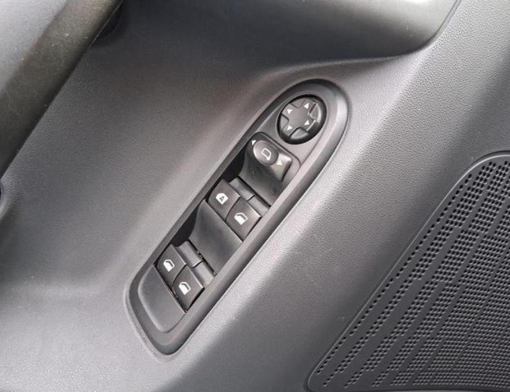 Citroen / C3 Ptech Tend 1.2 Flex 4 Portas Modelo 2017 imagem 14