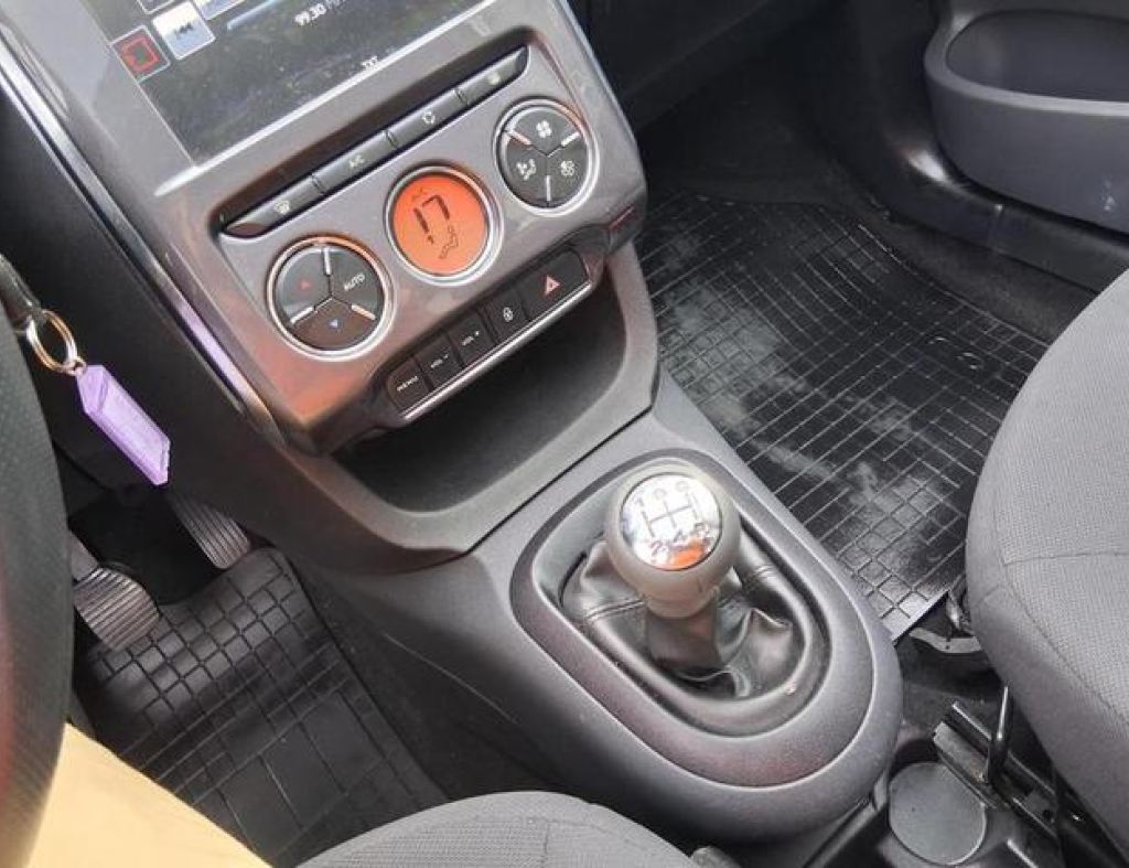 Citroen / C3 Ptech Tend 1.2 Flex 4 Portas Modelo 2017 imagem 17